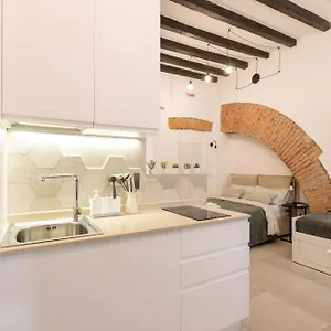 Bricks & Beams In The Key Area Of , Milán Italia